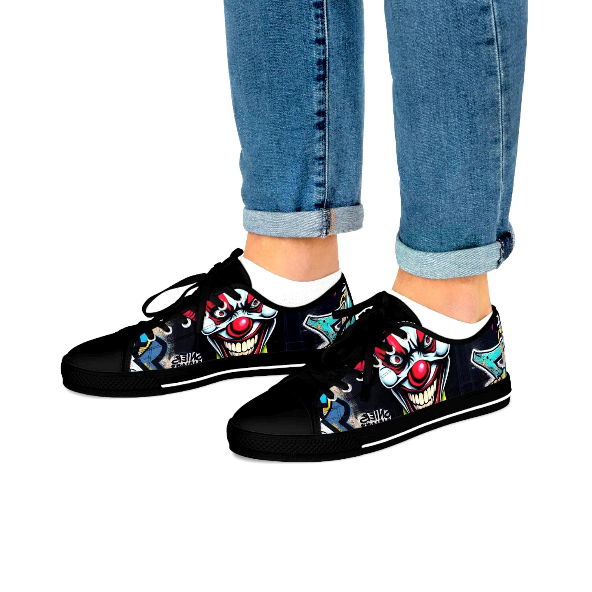 Creepy Clown Graffiti Face men's low top shoes | Horror Carnival Pattern