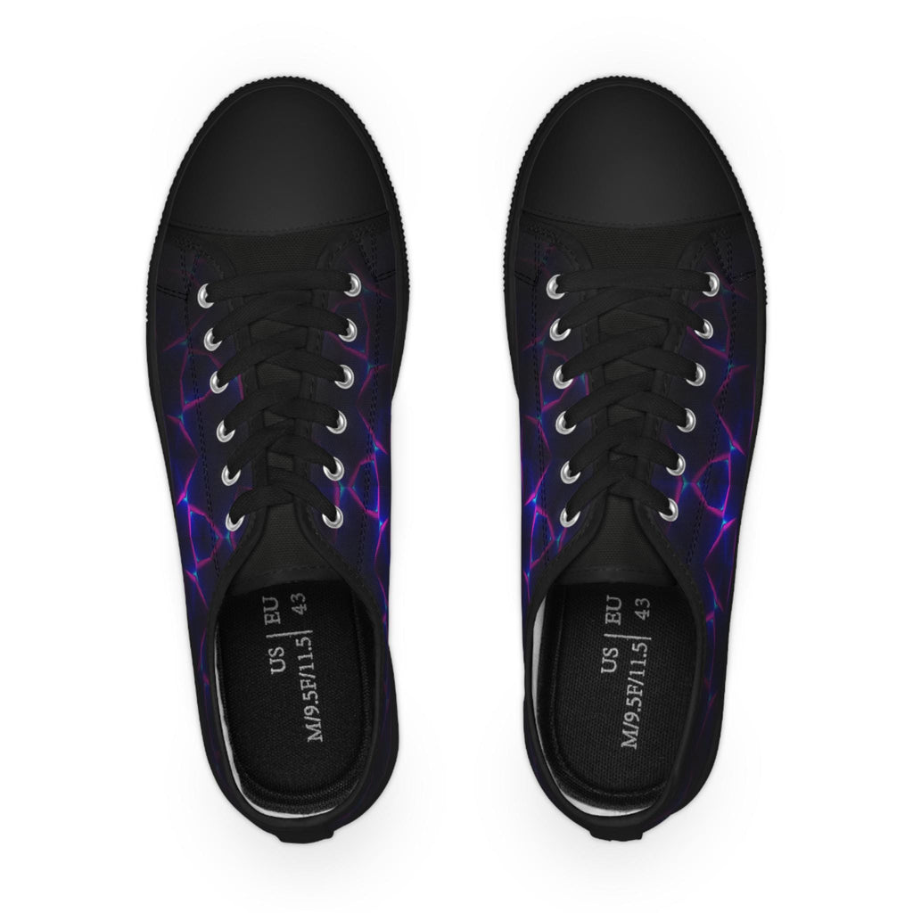 Neon Plasma Pattern Men's Low Top Sneakers | Electric Purple Grid
